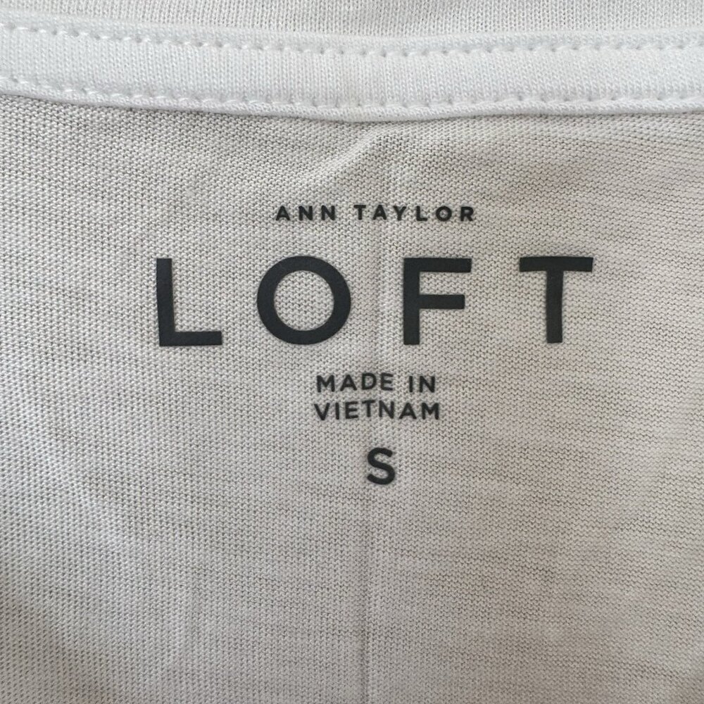 Ann Taylor LOFT Smocked Sleeve Top Size Small White Color NWT Short Sleeve - Picture 6 of 8